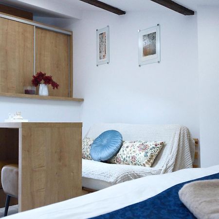 Piranum Guesthouse With Terrace المظهر الخارجي الصورة